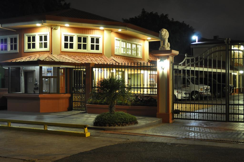 Prado Inn & Suites San José Buitenkant foto