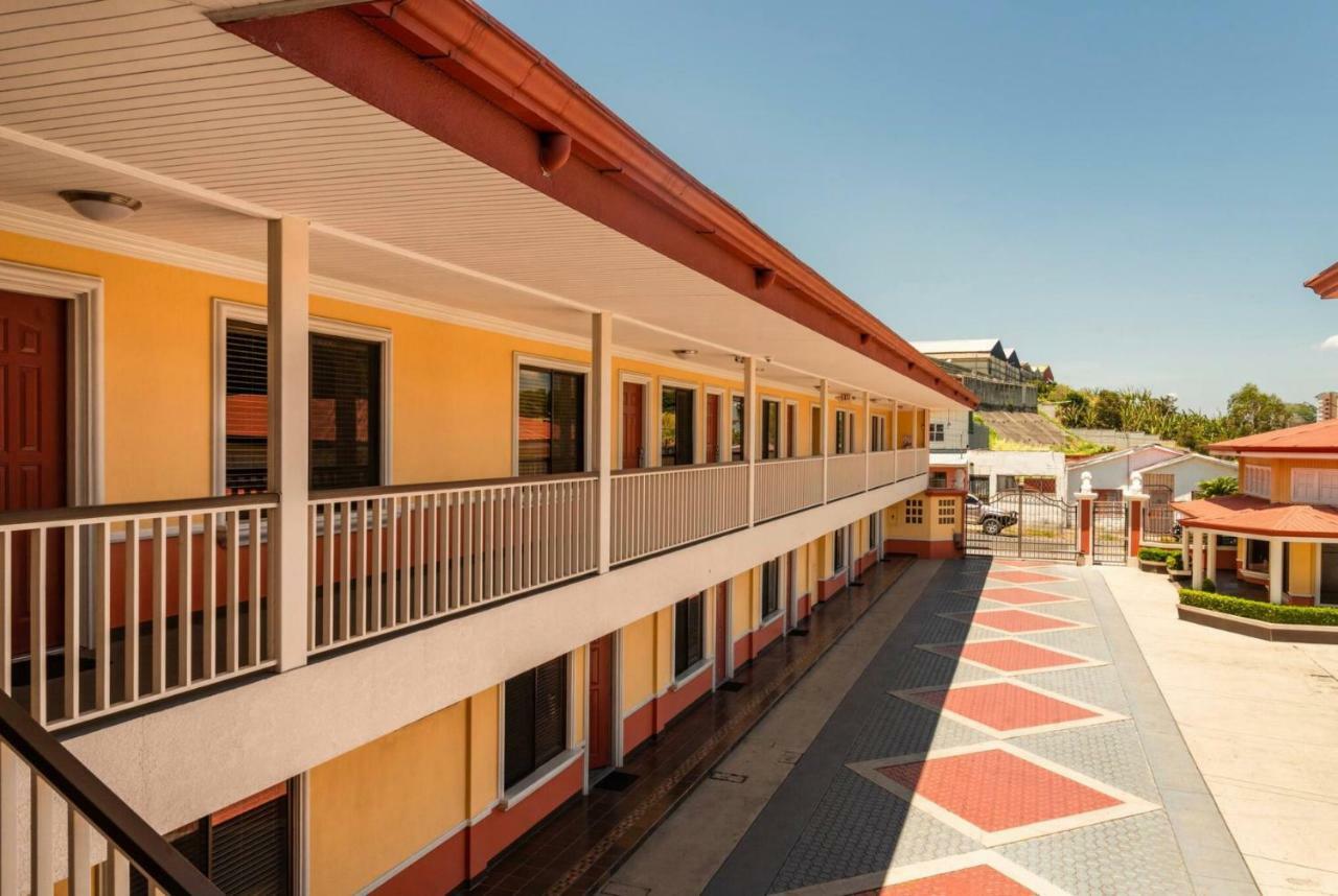 Prado Inn & Suites San José Buitenkant foto